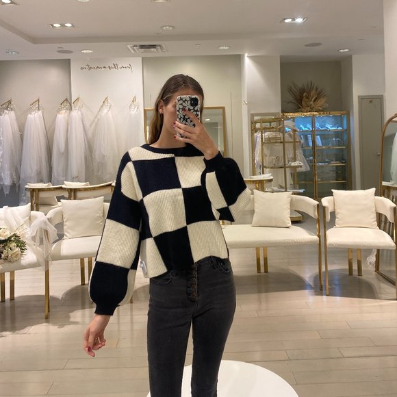 Black and White Checkered Sweater - Picture 5 of 5